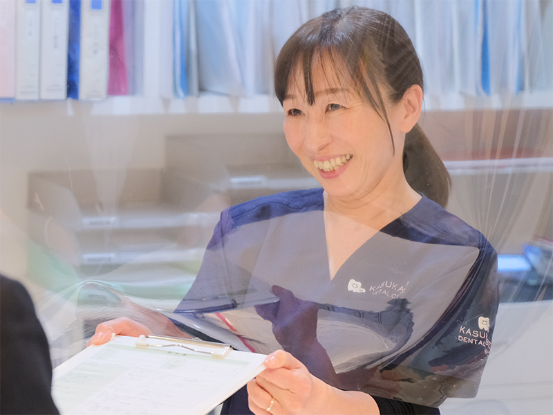 受付問診票をお渡し